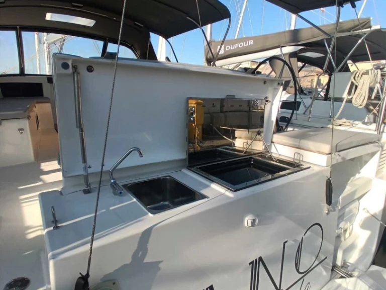 Noleggio Barca a vela con o senza skipper Dufour a Cagliari