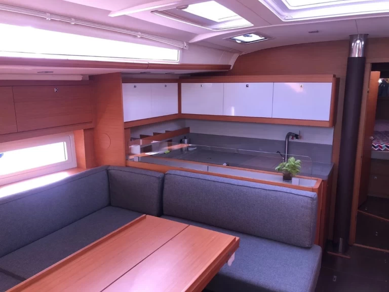 Noleggio barche Procida economico Dufour 530