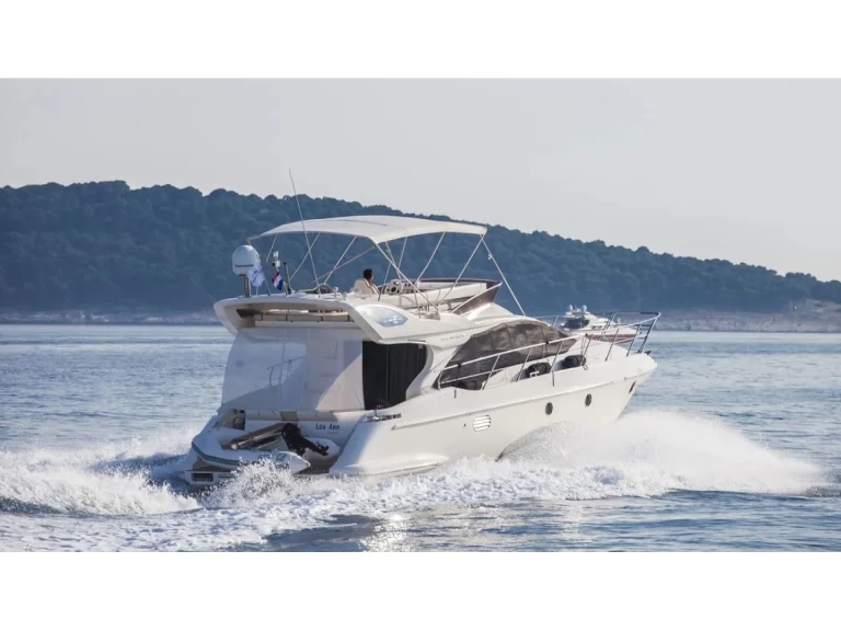 Noleggio barche Azimut Azimut 43 Fly a Seget Donji su Samboat