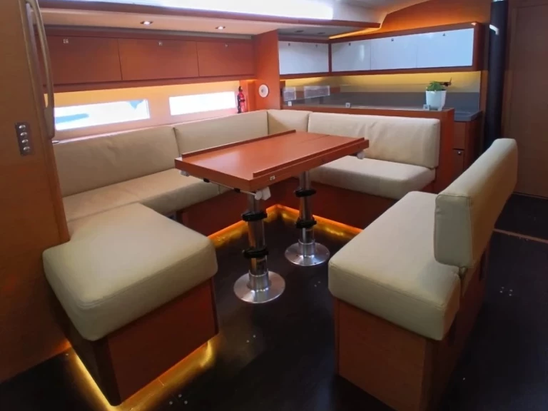 Noleggio barche Cagliari economico Dufour 530