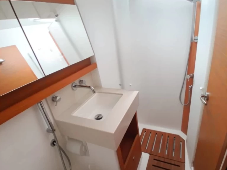 Noleggio Barca a vela con o senza skipper Dufour a Cagliari