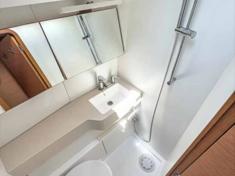 Noleggiare una Dufour Dufour 44 a Palermo