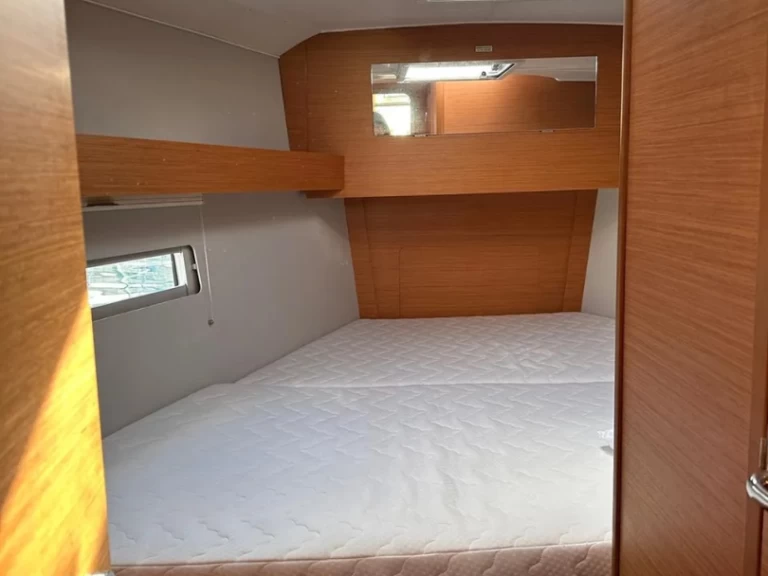 Noleggio barche Procida economico Dufour 390