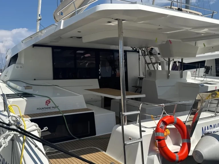 Noleggio Catamarano a Palermo – Fountaine Pajot Elba 45