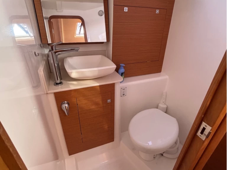 Noleggiare una Dufour Dufour 390 a Palermo