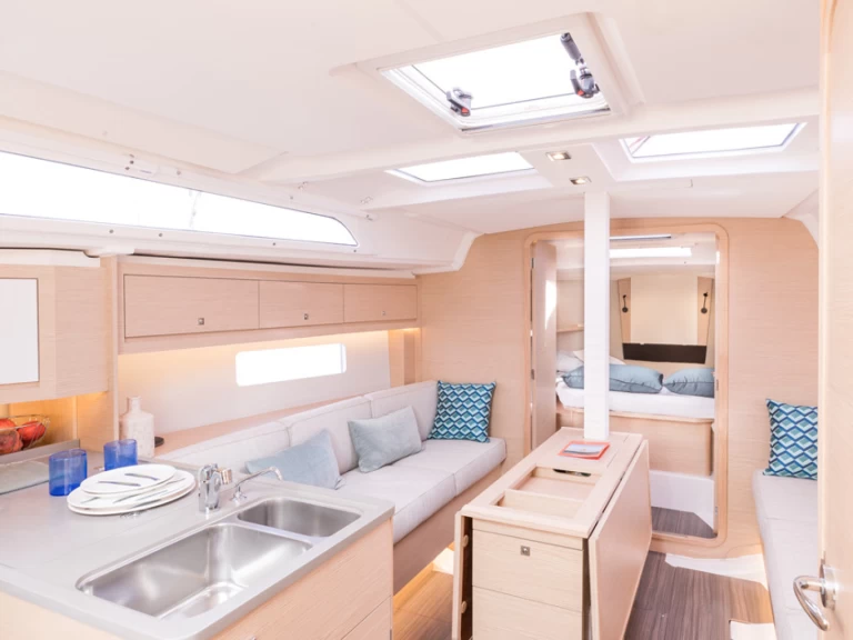 Noleggio Barca a vela a Procida – Dufour Dufour 37