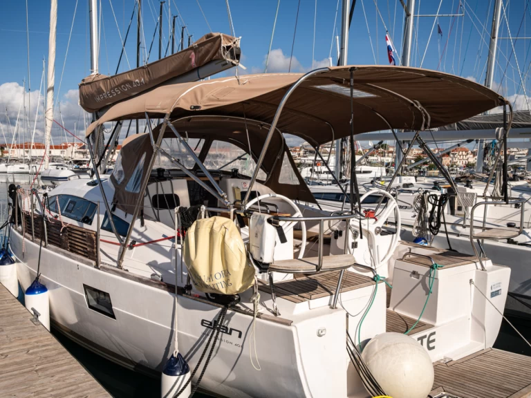 Noleggio barche Elan Impression 40.1 a Pirovac su Samboat