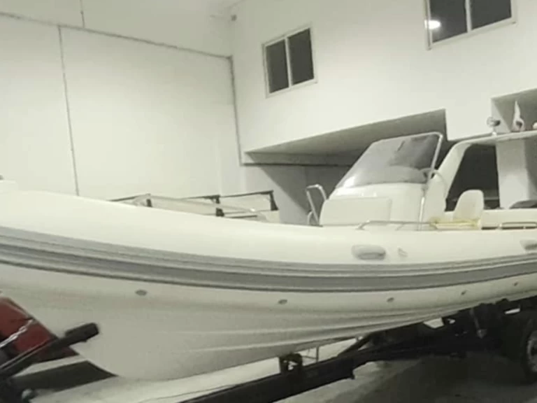 Noleggio barche Baden economico Eagle 650 H