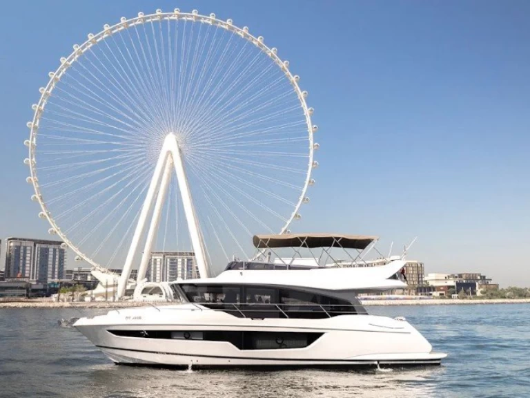 Noleggio barche Absolute Absolute 56 a Dubai Marina su Samboat