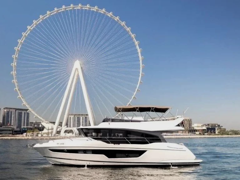 Noleggio Yacht di lusso con o senza skipper Absolute a Dubai Marina