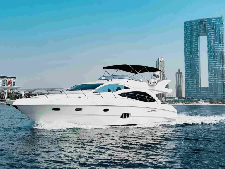 Noleggio Yacht di lusso con o senza skipper Majesty Yachts a Dubai Marina