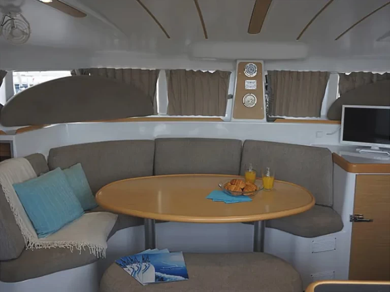 Noleggio Catamarano con o senza skipper Lagoon a Gouviá