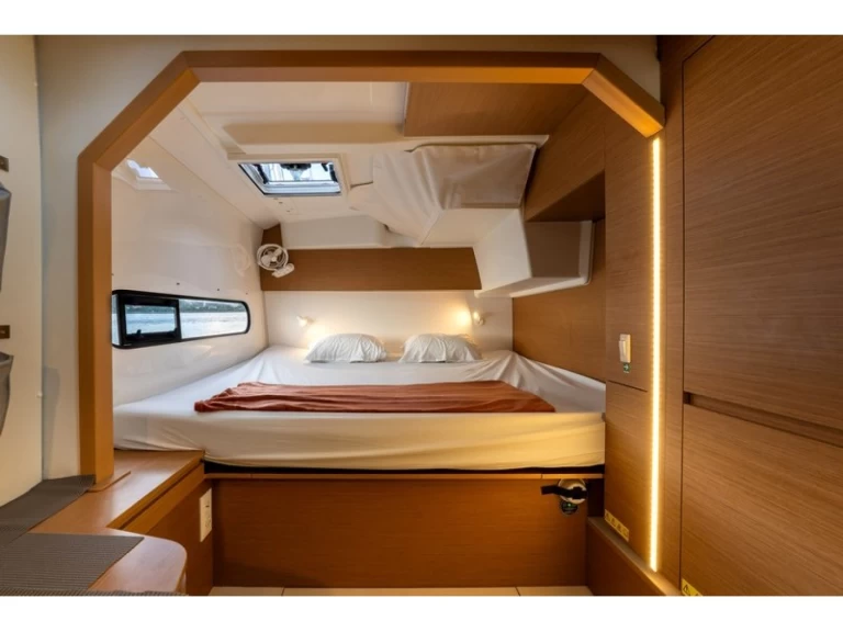 Excess Excess 11 (Owners Version) da affittare a  Papeete