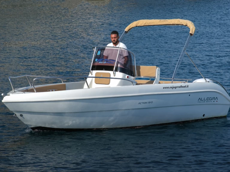 Barca a motore a noleggio a Cetara al miglior prezzo