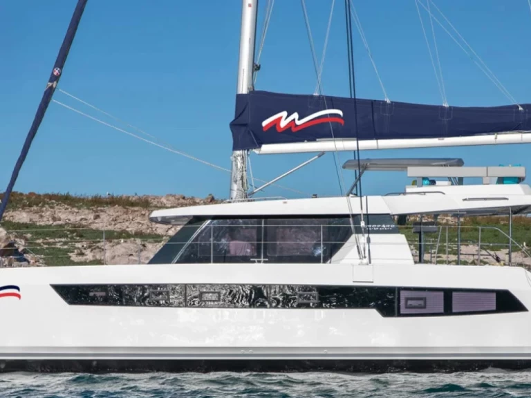 Noleggio Catamarano a Oyster Pond – Leopard Leopard 42