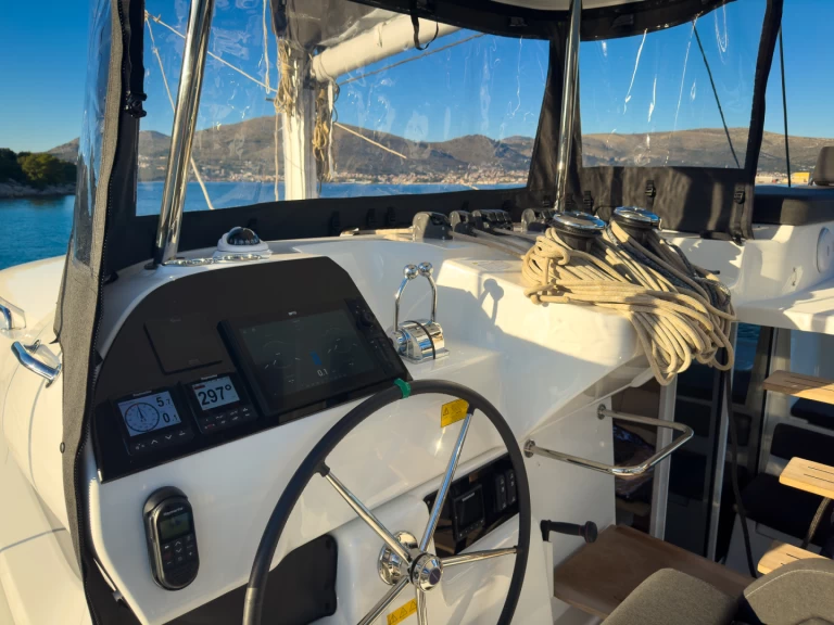 Noleggio barche Lagoon Lagoon 43 - 3 + 1 cab. OW a Seget Donji su Samboat