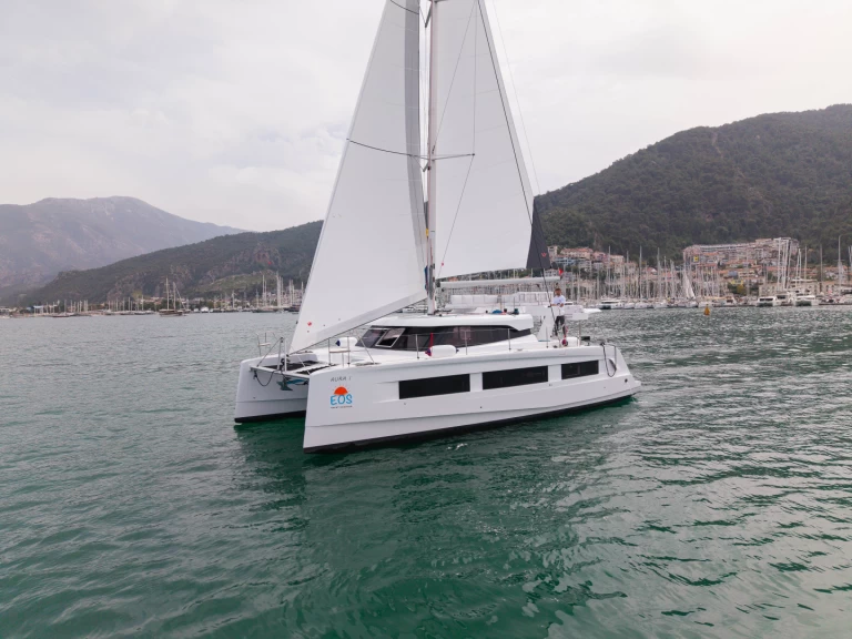 Noleggio Catamarano Aventura con patente nautica