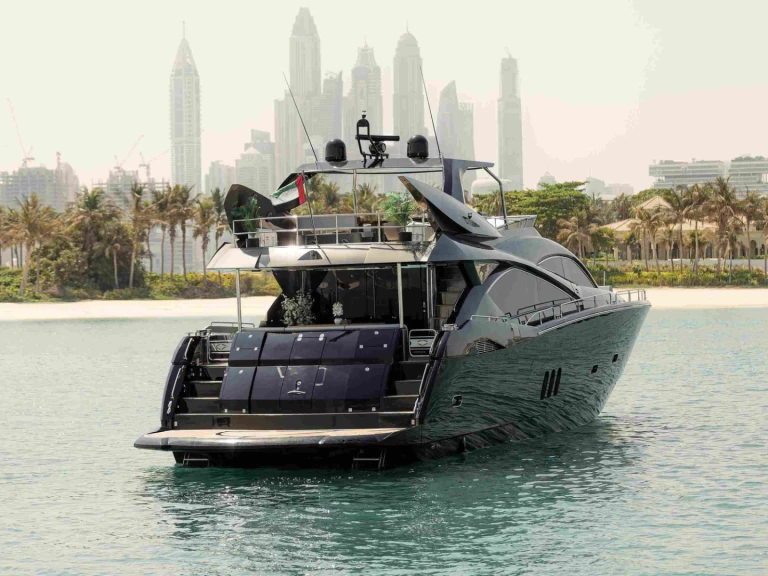 Noleggio Yacht di lusso con o senza skipper Sunseeker a Dubai Marina