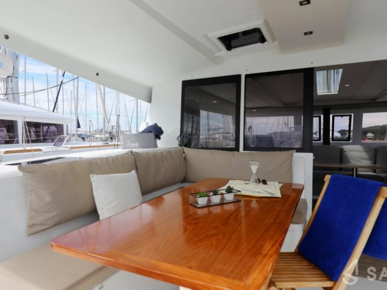 Catamarano a noleggio a Roses al miglior prezzo