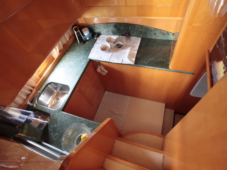 Noleggio barche Uniesse 55My Fly a Salivoli su Samboat