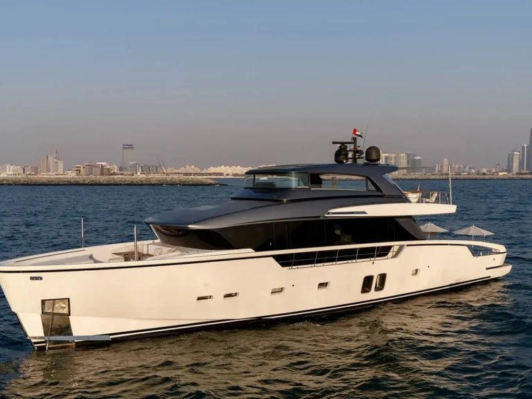 Yacht di lusso a noleggio a Dubai Marina al miglior prezzo