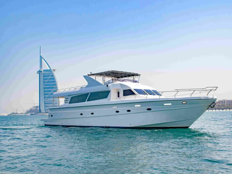 Noleggiare una Gulf Craft 90 a Dubai Marina