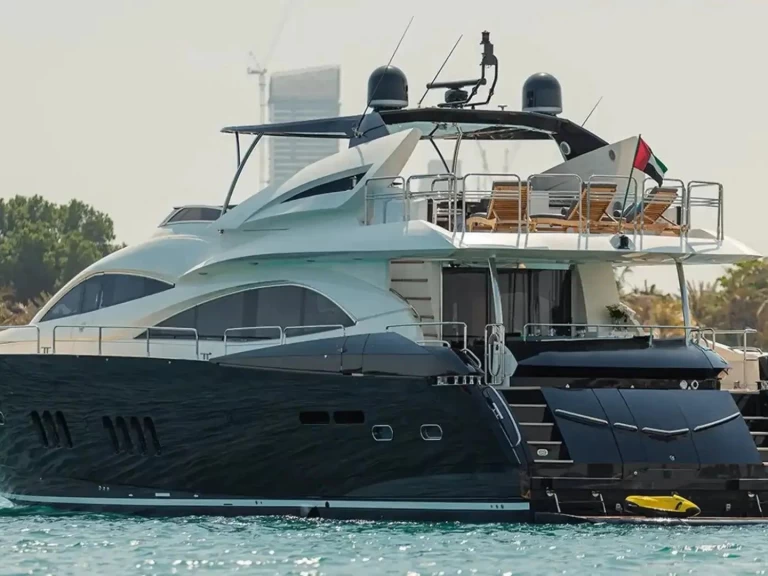 Noleggio Yacht di lusso a Dubai Marina – Sunseeker Yacht 90
