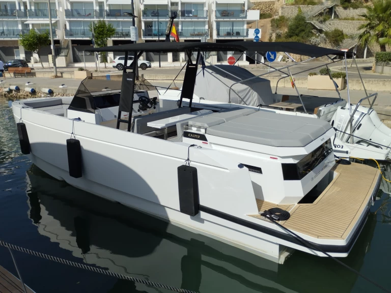 Noleggiare una DE ANTONIO Yachts D29 Open a Mahón