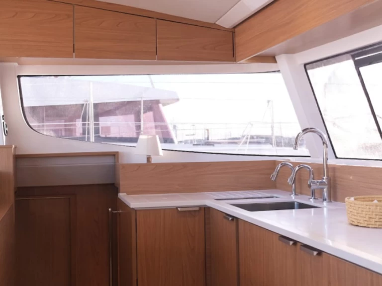 Noleggio barche Ajaccio economico BALI 3.8 CATSMART