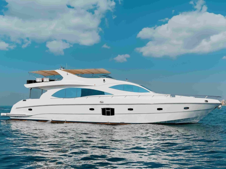 Majesty Yachts 92 da affittare a  Dubai Marina