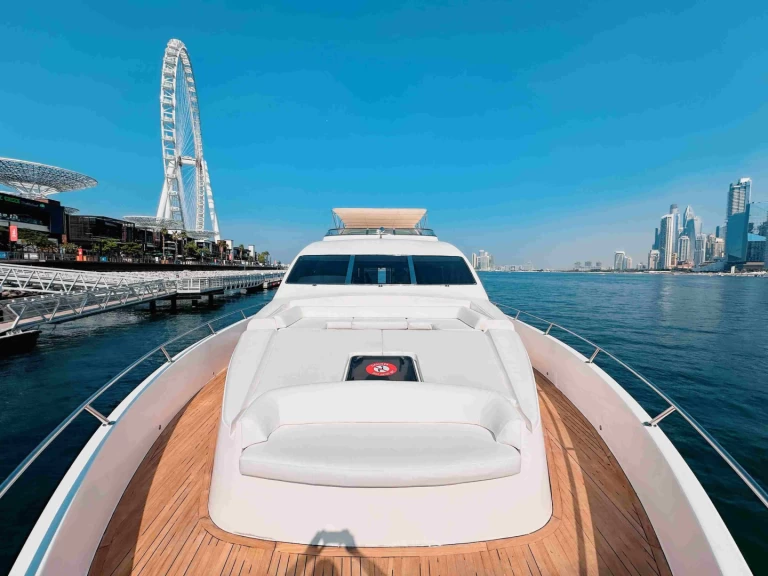 Noleggio Yacht di lusso a Dubai Marina – Majesty Yachts 92
