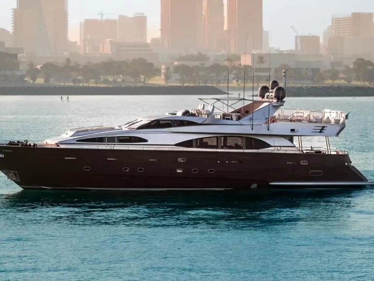 Noleggio barche Azimut Azimut 100  a Dubai Marina su Samboat