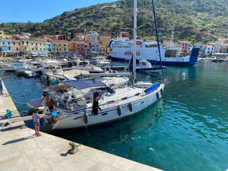 Barca a vela a noleggio a San Lorenzo al Mare al miglior prezzo