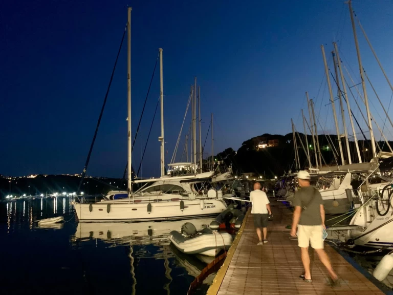 Noleggio a San Lorenzo al Mare – Bavaria Bavaria 42 Cruiser su SamBoat