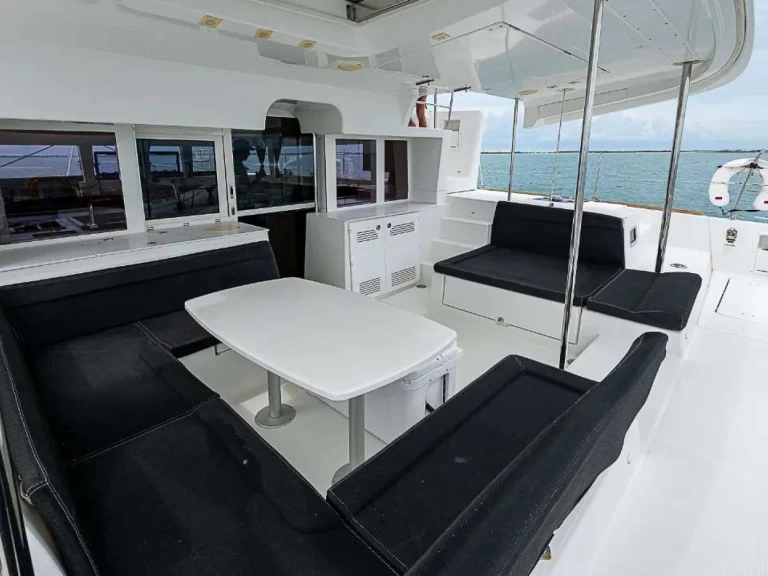 Noleggio Yacht di lusso Lagoon con patente nautica