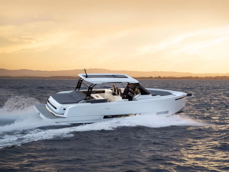 Barca a motore a noleggio a Seget Donji al miglior prezzo