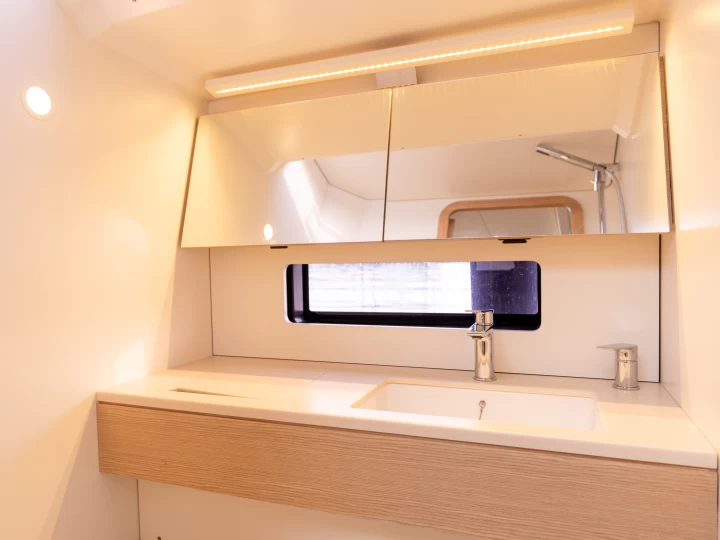 Barca a vela a noleggio a Bossoglina al miglior prezzo