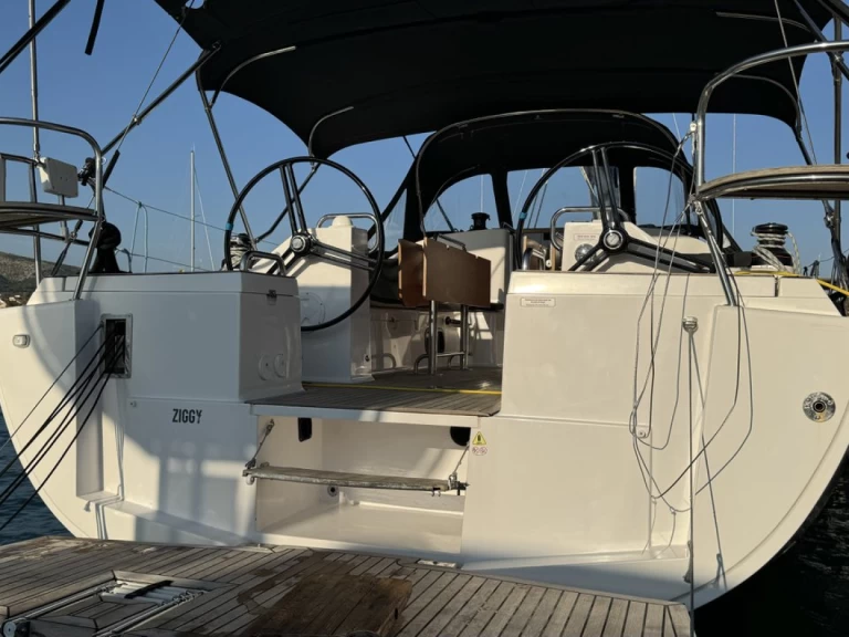 Barca a vela a noleggio a Trogir al miglior prezzo