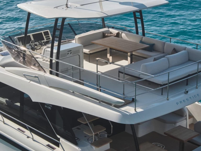 Prestige Prestige M48 da affittare a  Rogosnizza