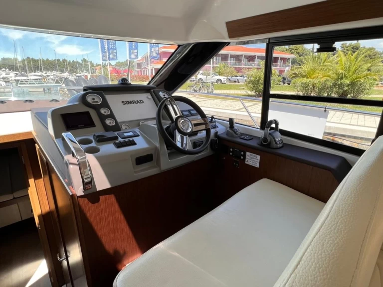 Noleggio a Sebenico – Bavaria Virtess 420 Fly su SamBoat