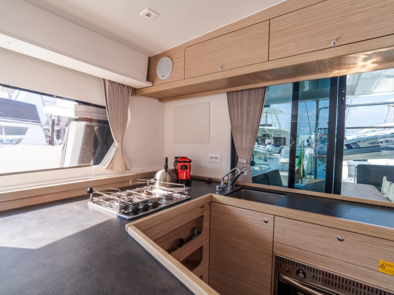 Noleggio Catamarano a Castellammare del Golfo – Lagoon Lagoon 42