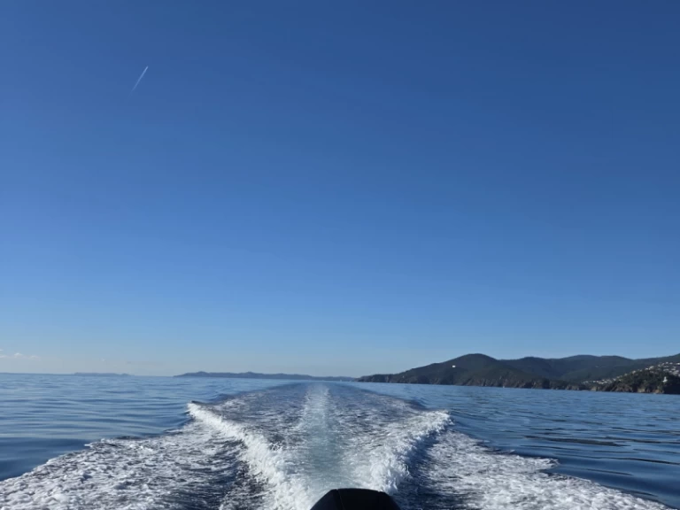 Noleggiare una Sea Water Sea Water Phantom 280 a Port de Cavalaire-sur-Mer