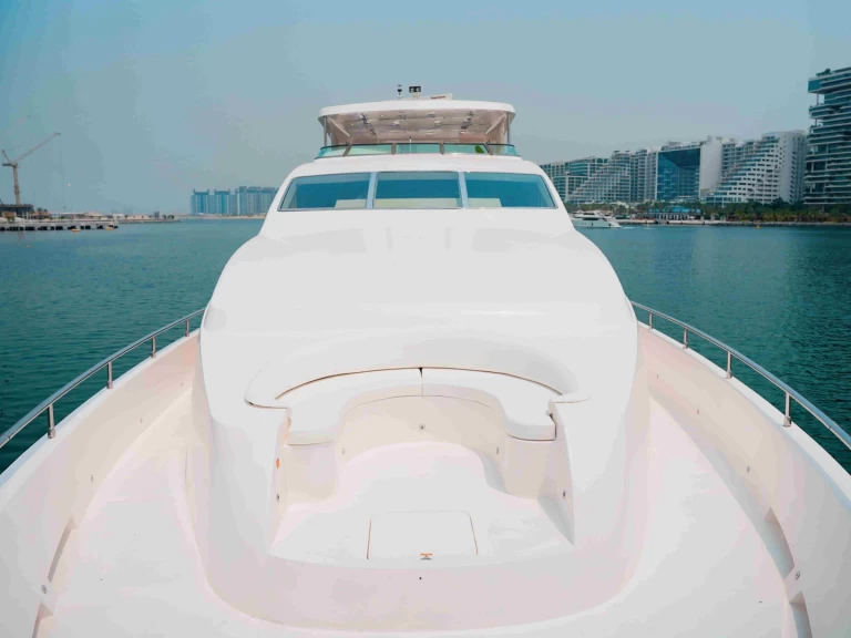 Noleggio Yacht di lusso con o senza skipper Majesty Yachts a Dubai Marina