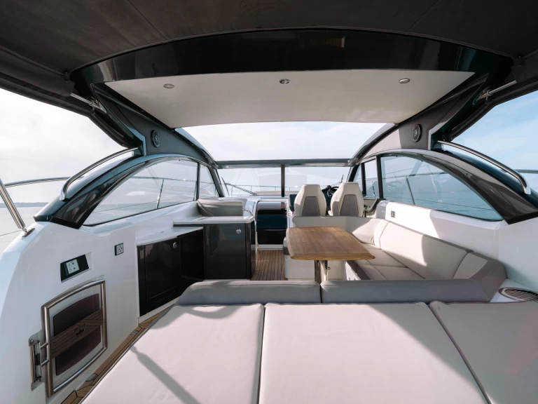 Noleggio barche Princess Princess V48 a Cannes su Samboat