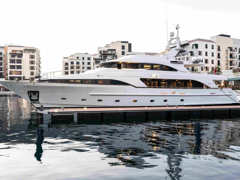 Yacht di lusso a noleggio a Dubai Marina al miglior prezzo