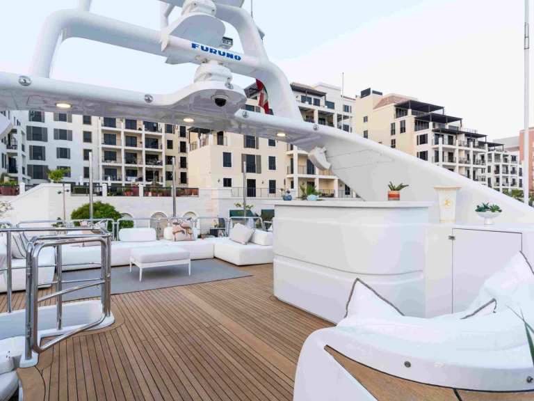 Noleggio a Dubai Marina – Benetti 114 su SamBoat