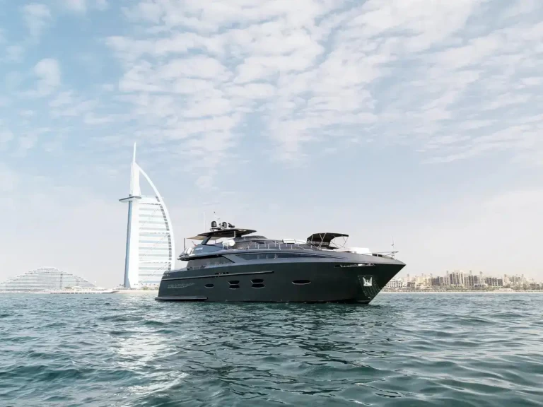 Noleggio barche lOGOS 115 a Dubai Marina su Samboat