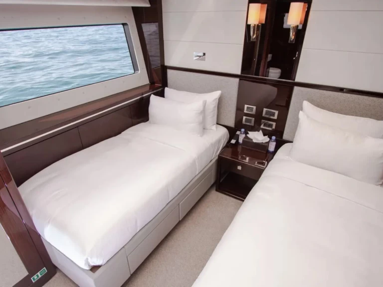 Noleggio Yacht di lusso a Dubai Marina – Sunseeker 116