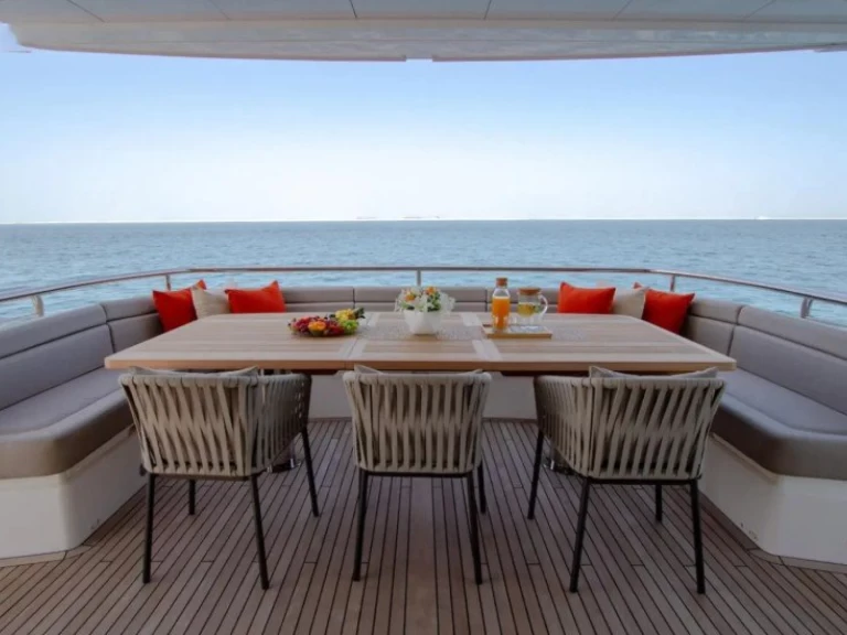 Sunseeker 116 da affittare a  Dubai Marina