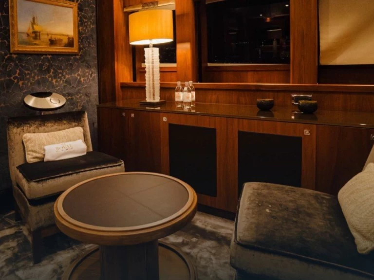 Sunseeker 131 da affittare a  Dubai Marina